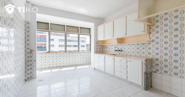 Apartamento Tiko em venda, na Bombeiros Voluntários, localizado em Odivelas, no concelho de Lisboa