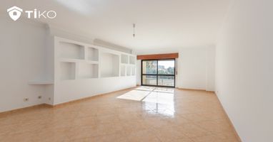 Apartamento Tiko em venda, na Florbela Espanca, localizado em Algueirão-Mem Martins, no concelho de Lisboa