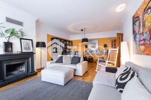 Apartamento Tiko em venda, na Rua da Ilha São Jorge, localizado em Cascais, no concelho de Lisboa